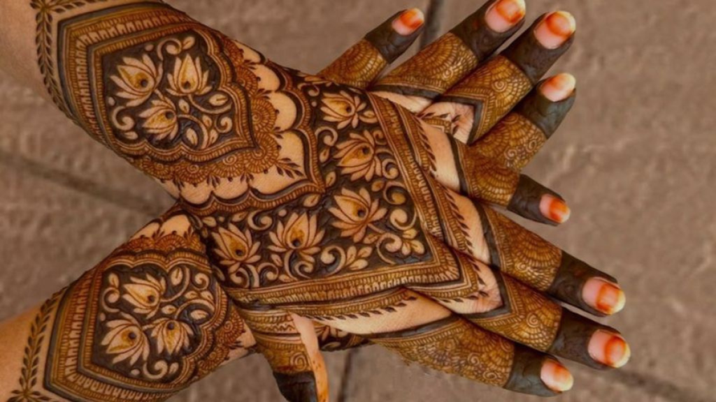 Simple Finger Mehndi Designs