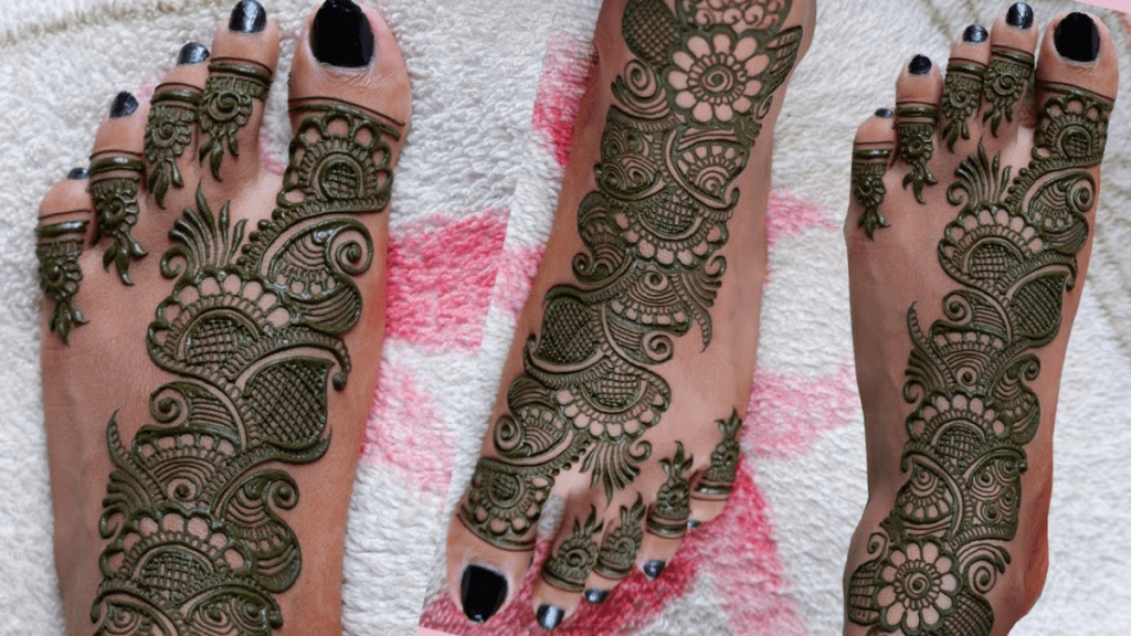 Stunning Leg Mehndi Design
