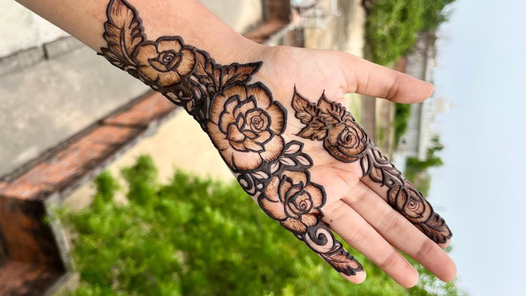 Fashionable Hand Mehndi