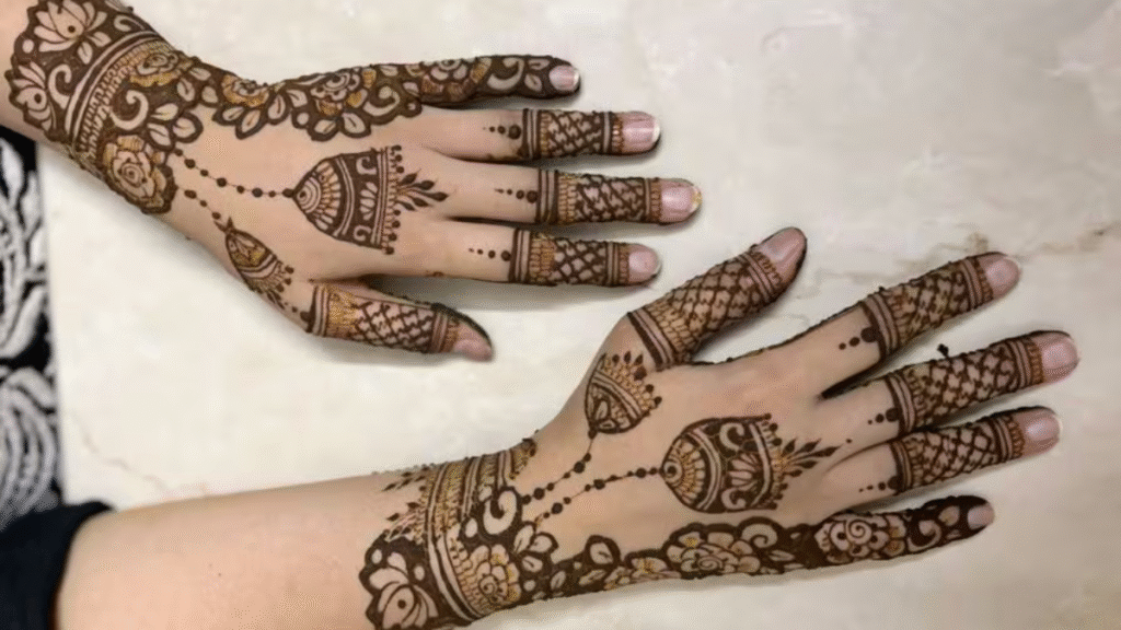 Finger Mehndi