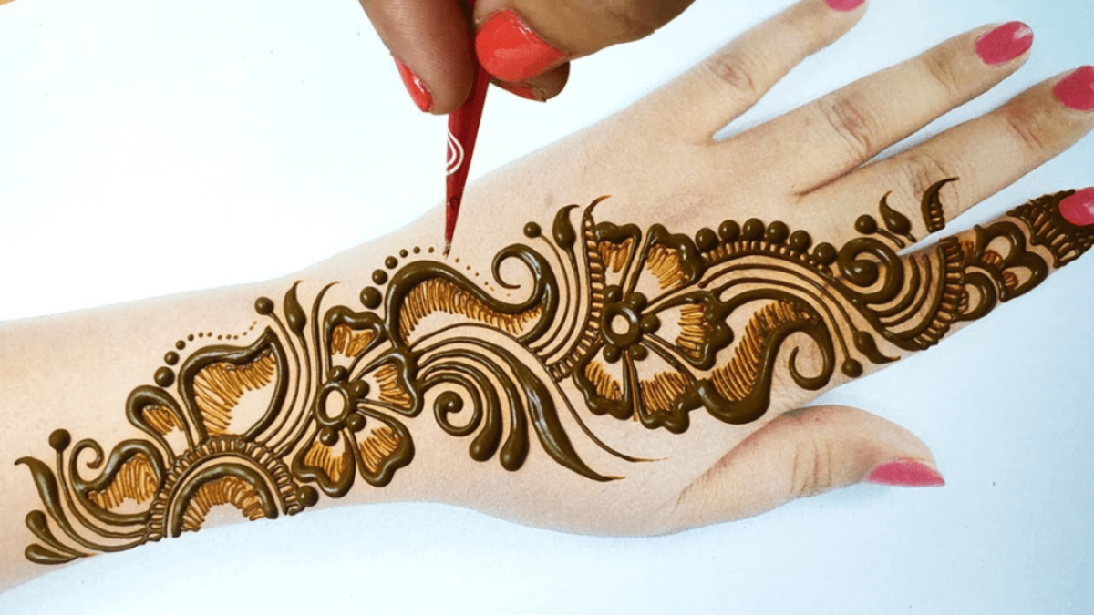 Mehndi back hand design