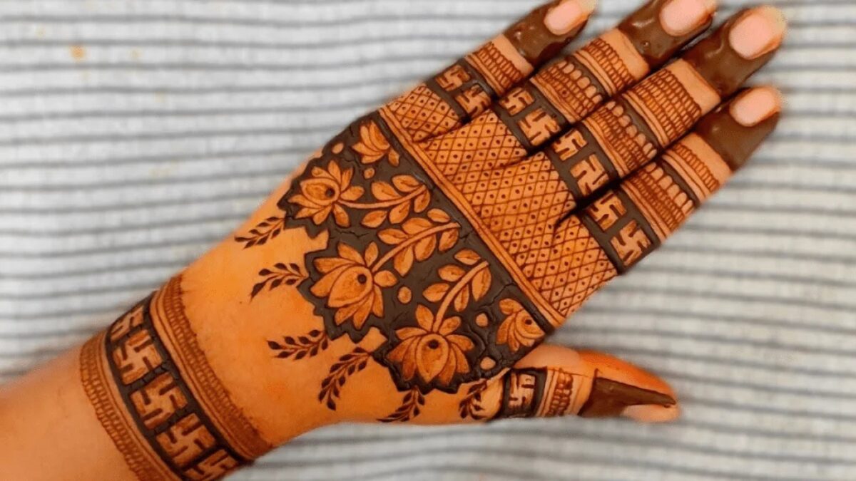 Small Aesthetic Henna Designs