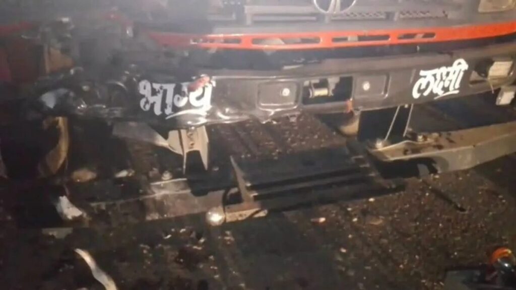 अमेठी में बारात से लौट रहे