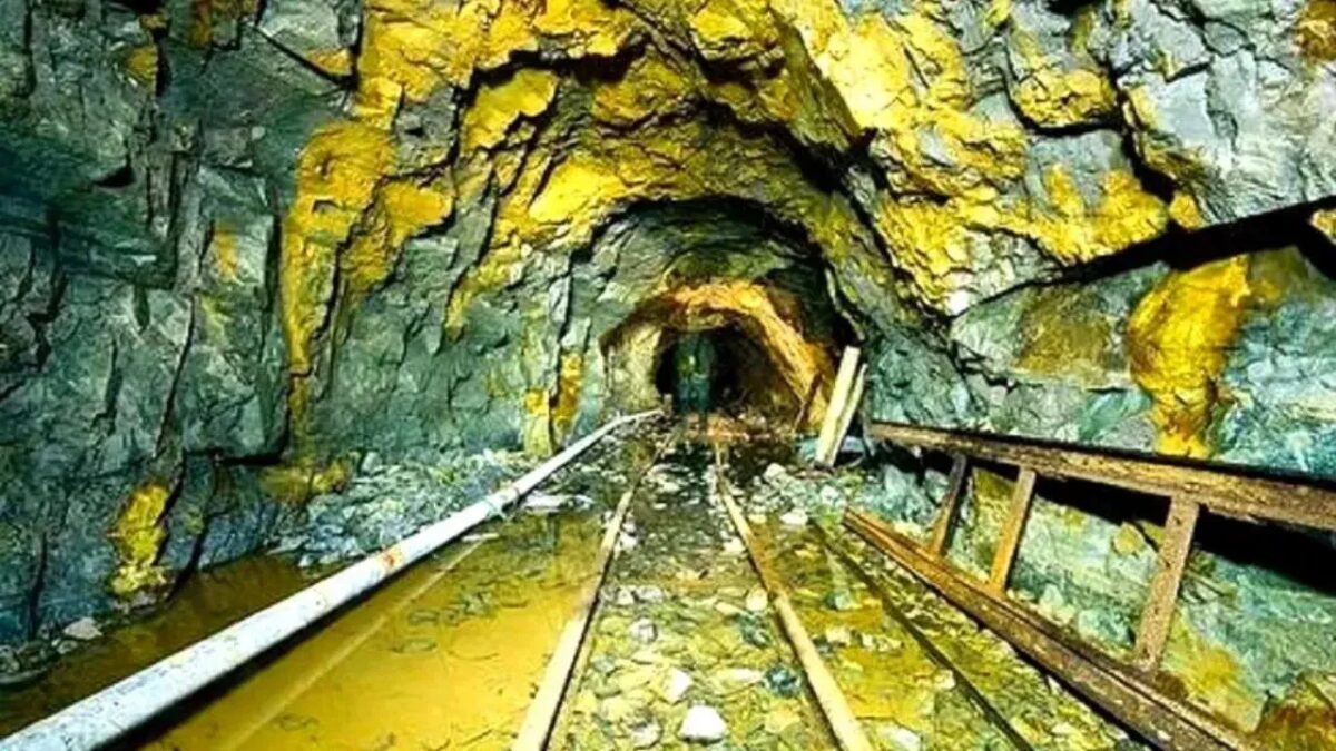 सोने की 13 अरब