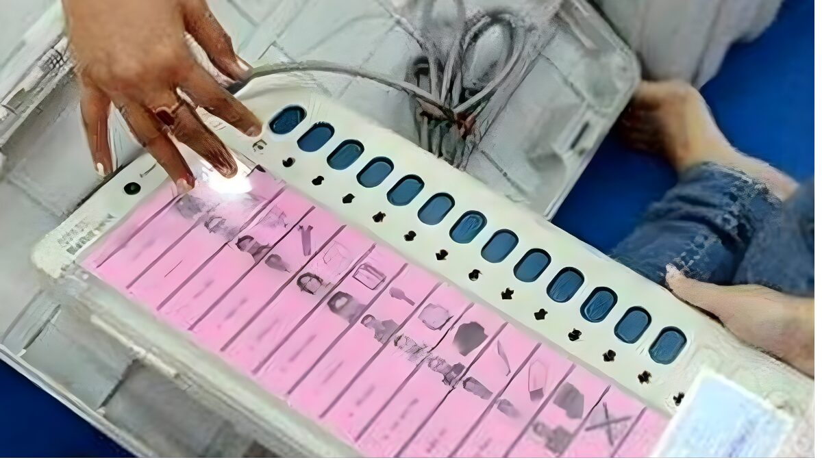 बिहार चुनाव 2025 में वोटिंग